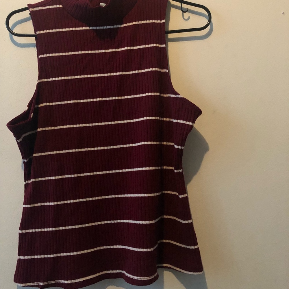 Burgundy Sleeveless Turtleneck